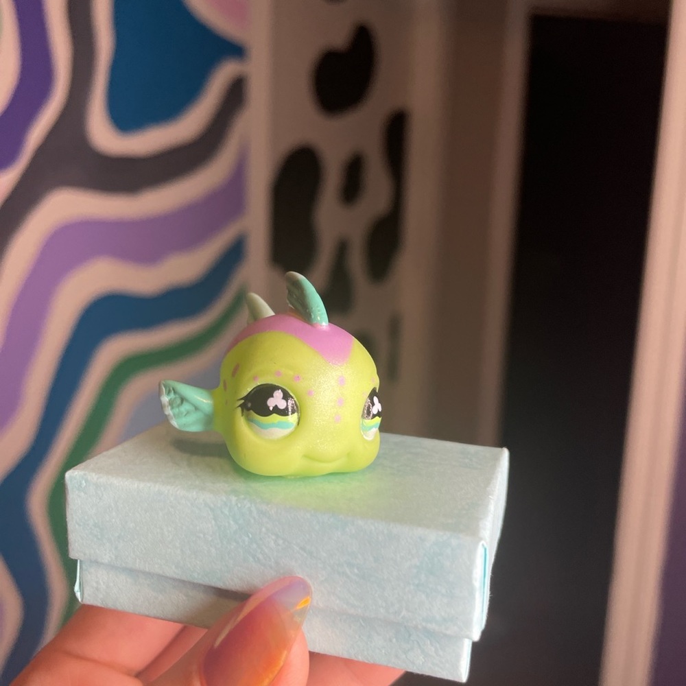 LPS Fish Figure 2006